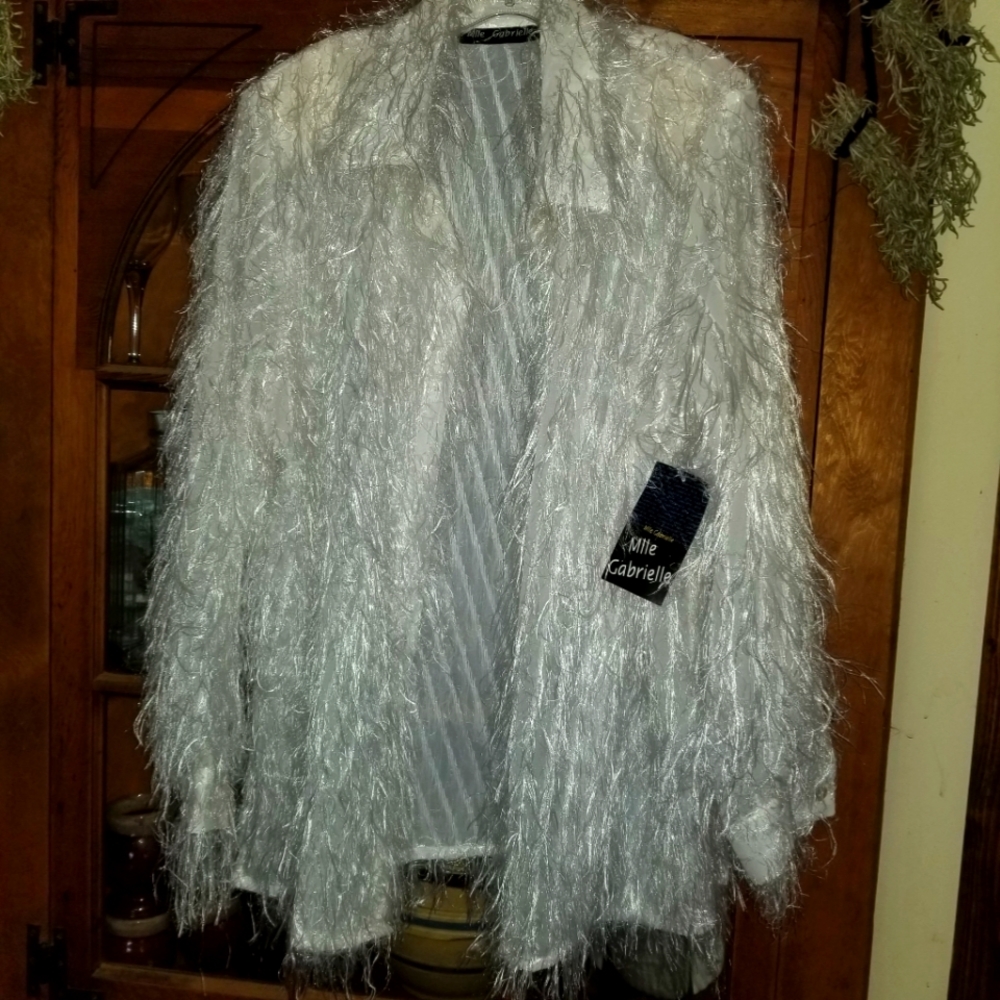 Mlle Gabrielle white tunic